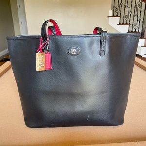 COACH 32701 METRO SAFFIANO Black Leather Tote with Red Interior- Used